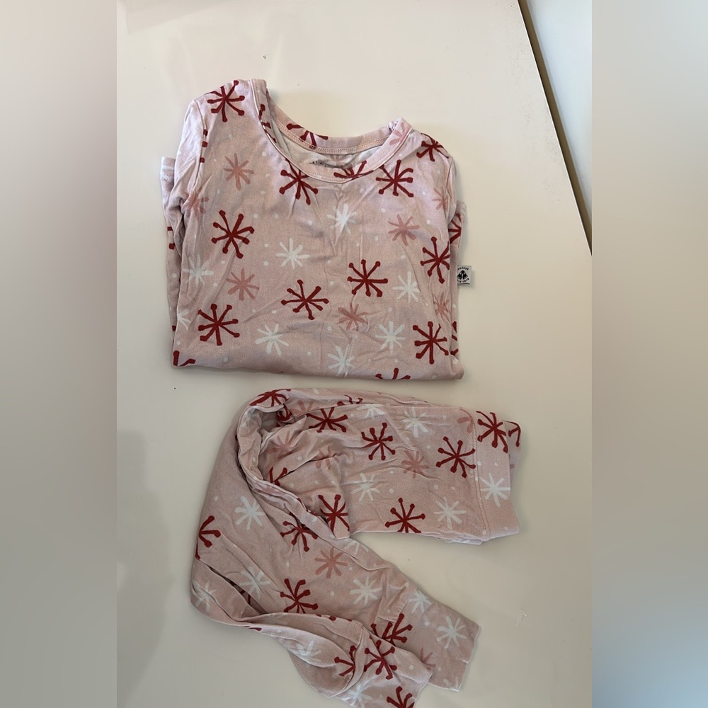 Charming Snowflake Kids Pajama Set in Pink and Red. Soft bamboo!!!!